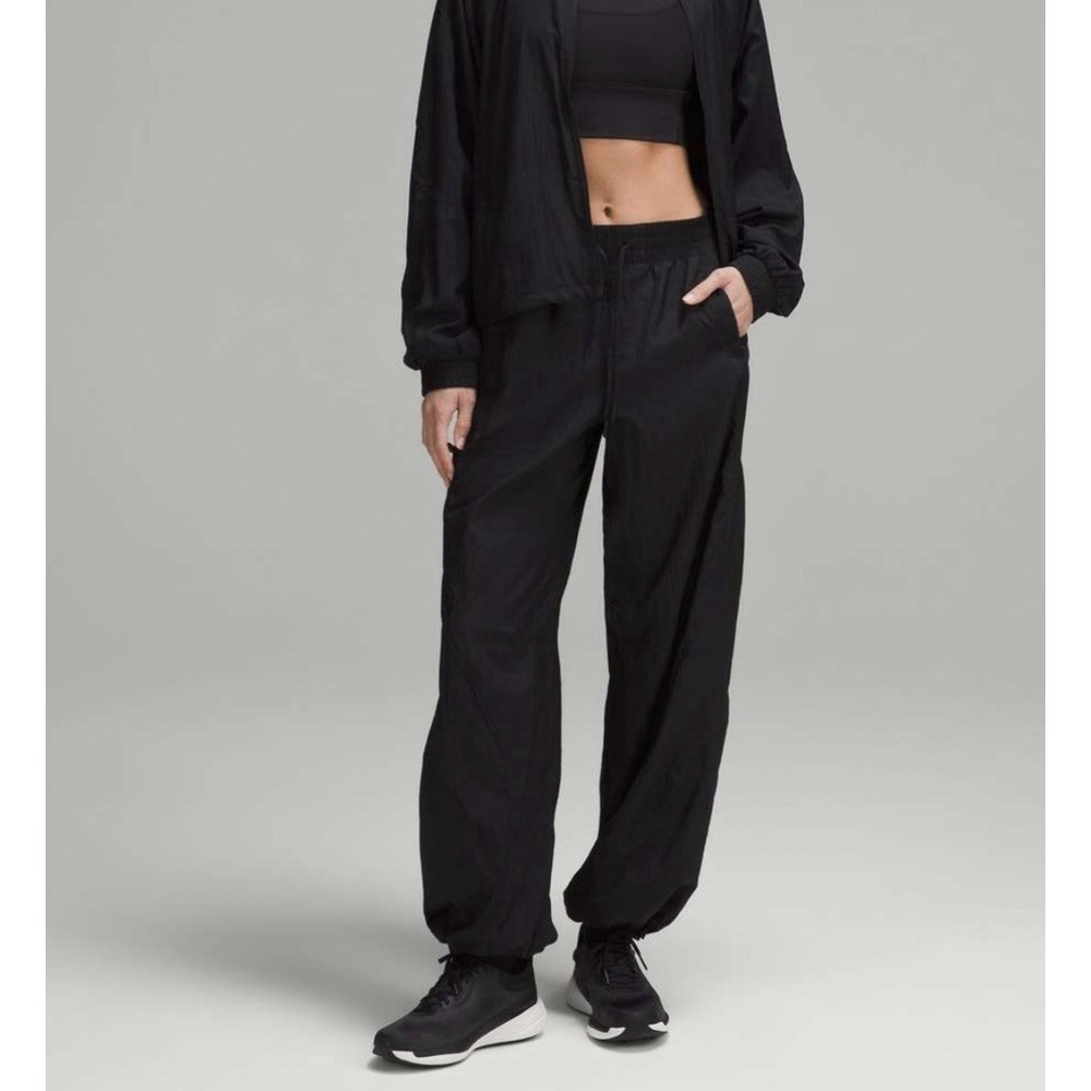Lululemon License to Train Lightweight Jogger Size 8 Womens Pants Black